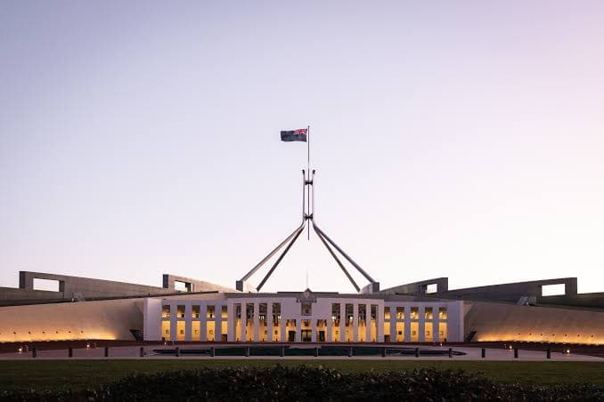 Australia advarer om at inflasjonsrisikoen kan komme tilbake ettersom energikostnadene presser økonomien.